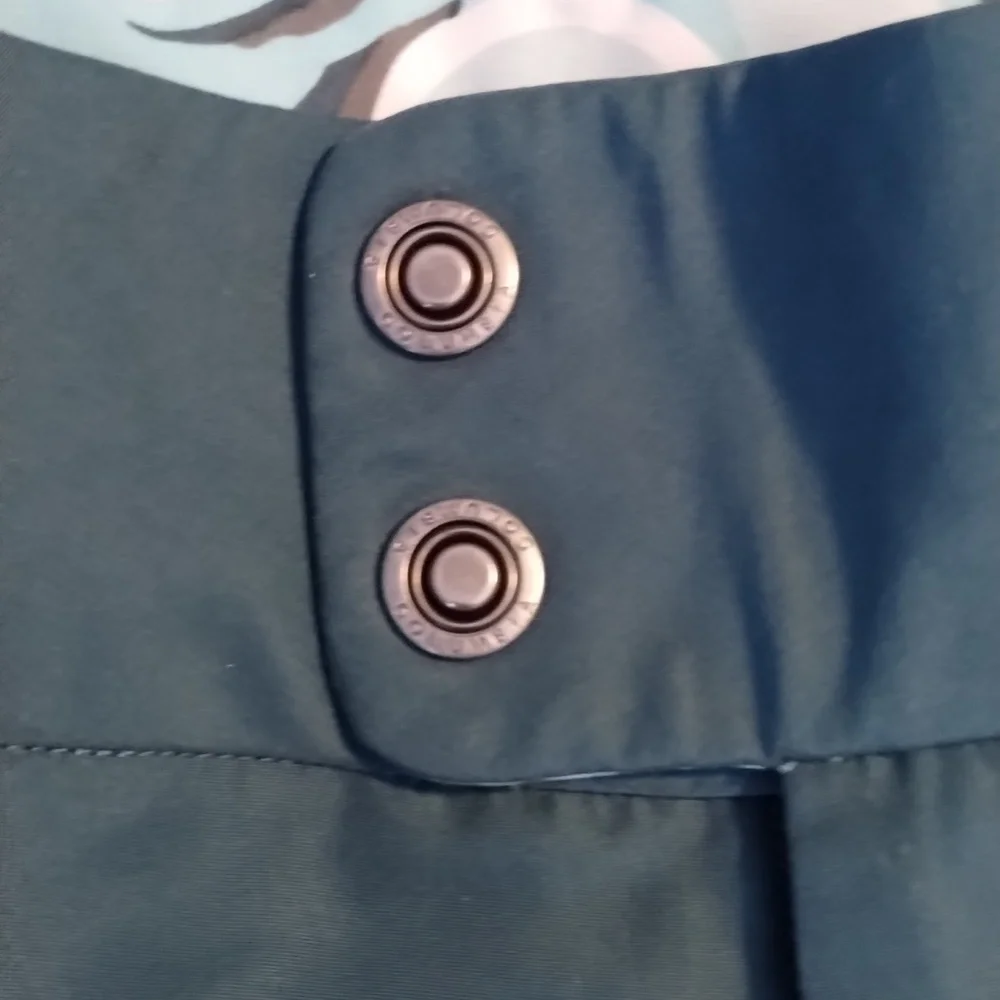 Bermuda Shorts - Picture 3 of 6